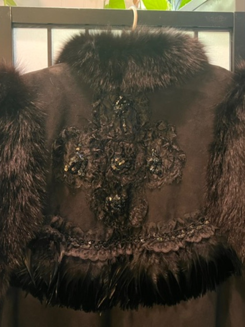 RARE VINTAGE ('80s/'90s) Marcy E Co. Sleeveless Suede Coat w/ Fox Fur Trim (OS) - Picture 5 of 7